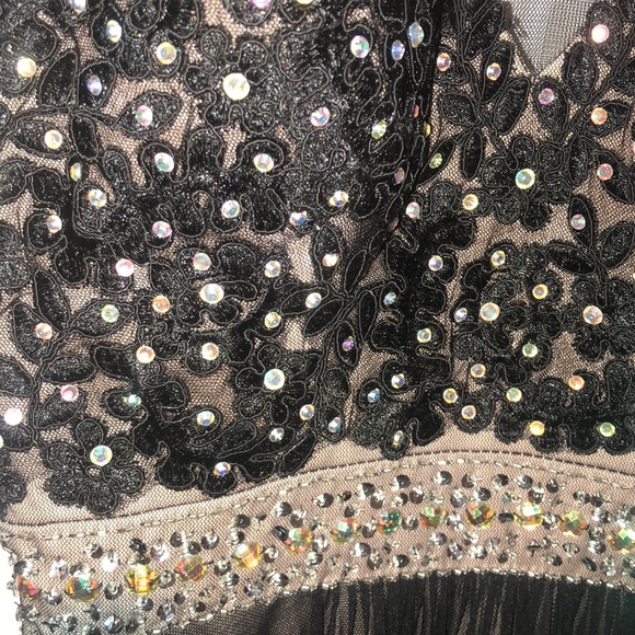 Sparkly Prom Dress - Picture 4 of 7